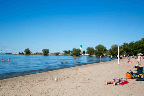 Lakeside Park Beach in St. Catharines