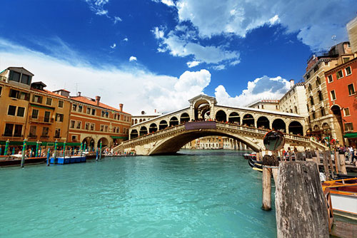 Rialto Bridge in venice