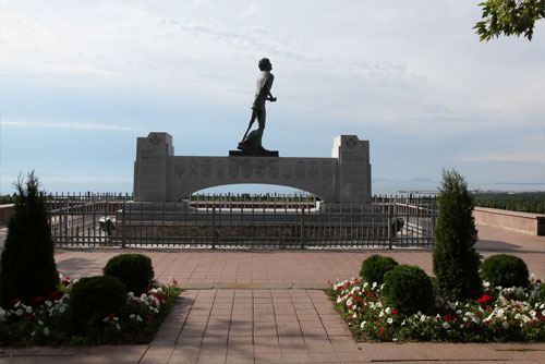 Terry Fox Memorial and Lookout, Thunder Bay