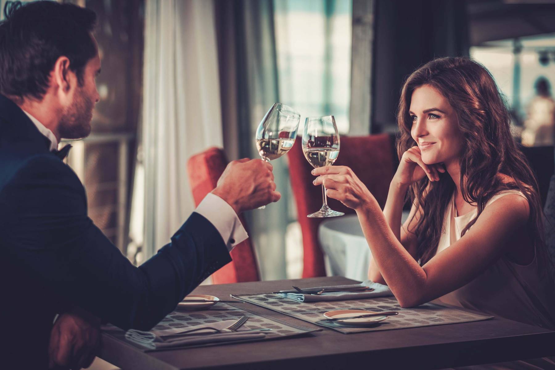 dinner-date-escort-lunch-dating-escorts-