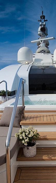 Luxury private super yacht charter