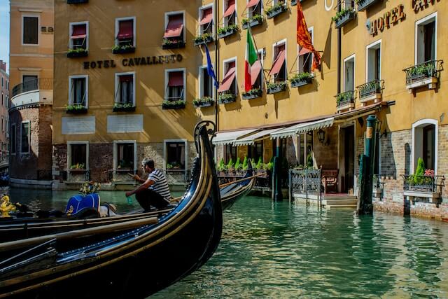 hotel in venice Luxury Female Escort in Venice