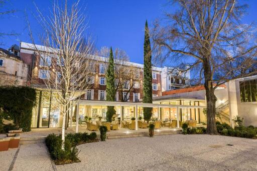 First-Class Escorts in Nimes 13 Business in Nimes First-Class Escorts in Nimes