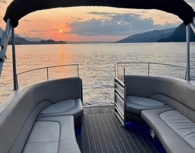 Exclusive Cruise on the Lakes