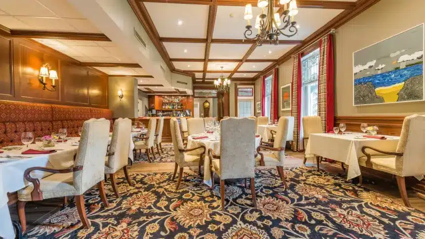 London Idlewyld Inn Spa Elite Companions in London, Ontario