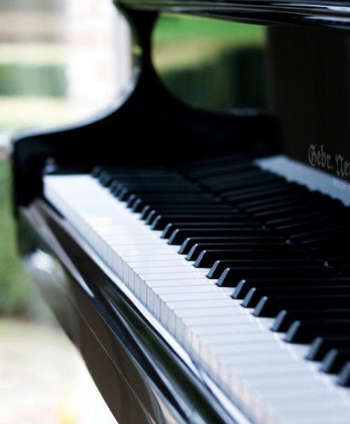 Elite Escorts Paris | Refined Companions in France | Mynt Models 6 Expect luxury, discretion and refinement at Mynt Models.