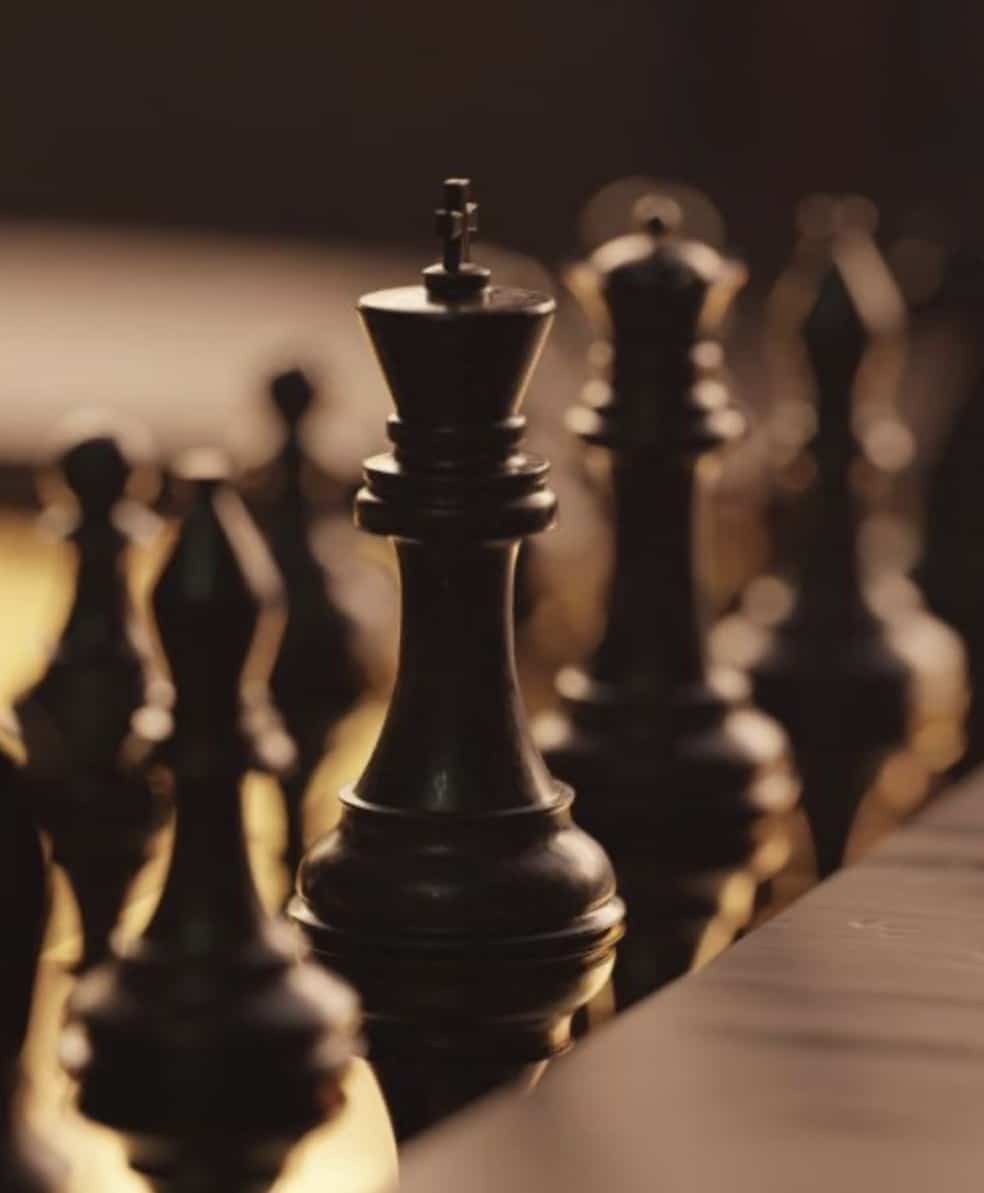 Chess board in mood lighting - Structural discretion operations vs marketing promises